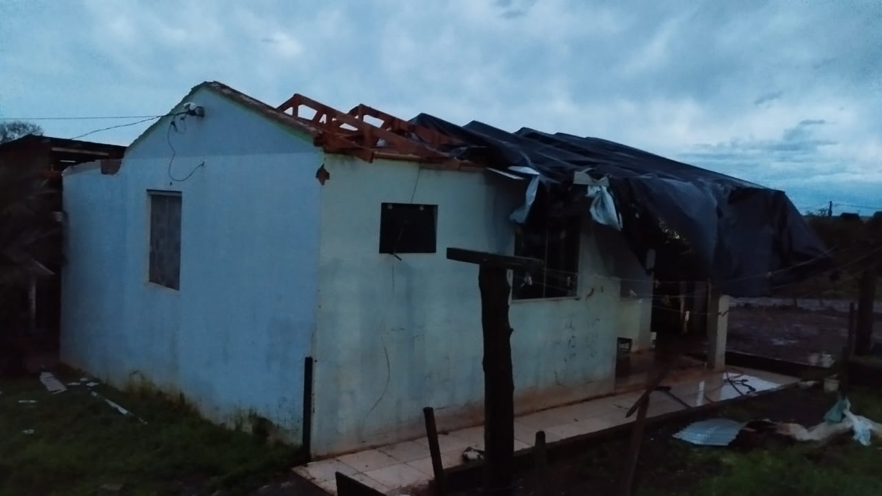 TEMPORAL causa muita DESTRUIÇÂO em Selbach